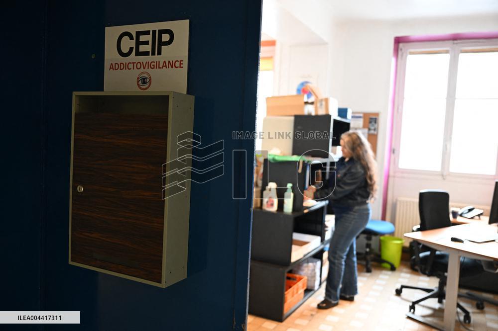 Addictovigilance Center Ilustrations - Paris