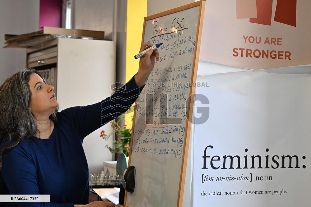 Addictovigilance Center Ilustrations - Paris