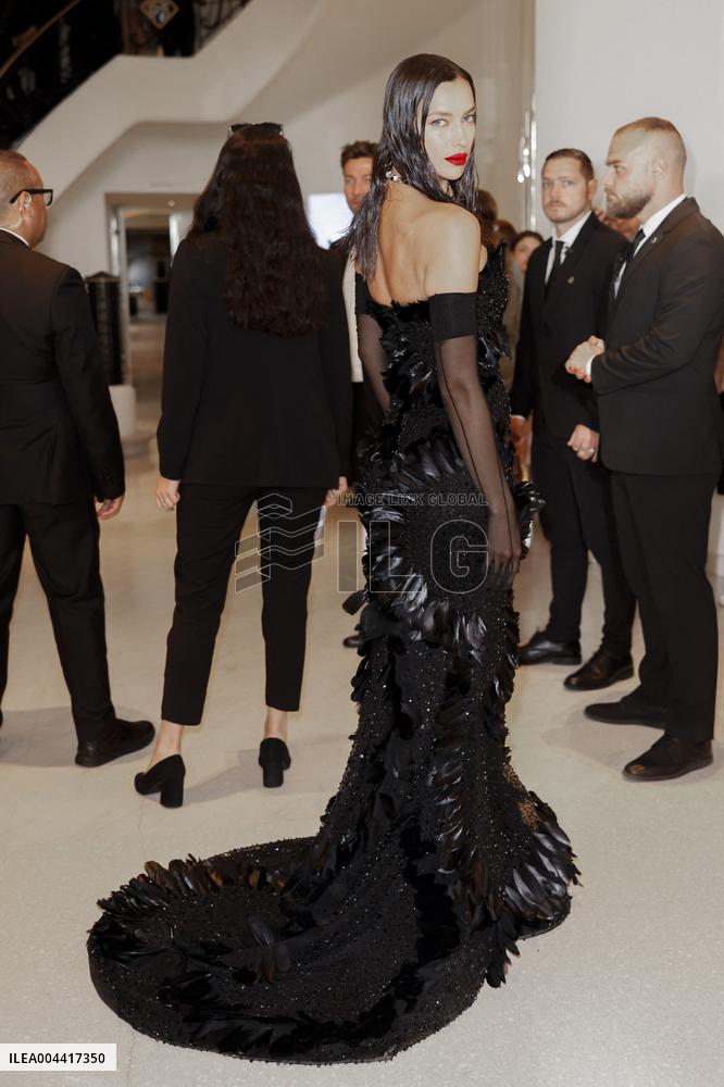 Cannes Irina Shayk is going out Hotel Martinez MP