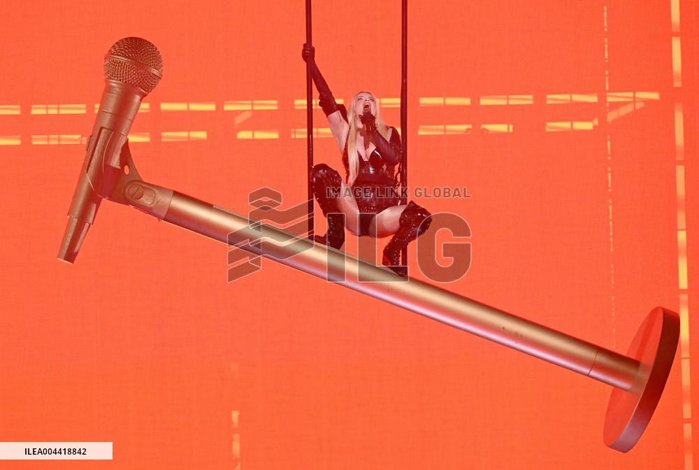 Pääseekö Suomen euroviisuedustaja lauantain finaaliin?