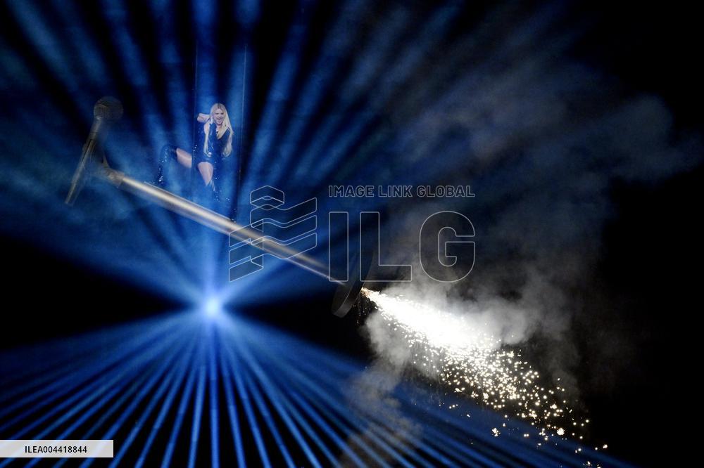 Pääseekö Suomen euroviisuedustaja lauantain finaaliin?