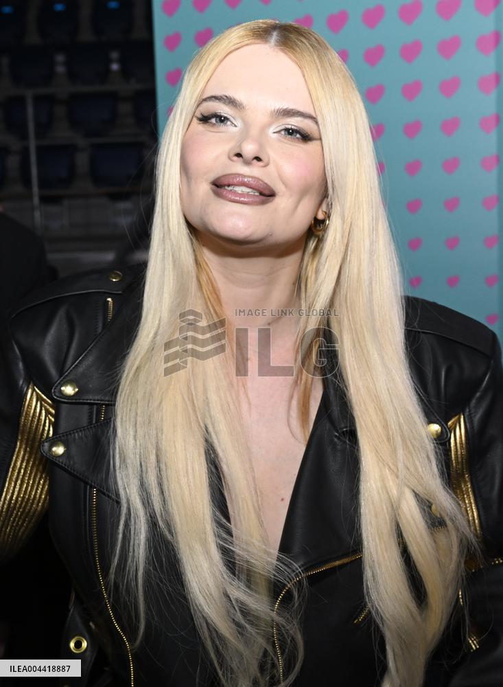 Pääseekö Suomen euroviisuedustaja lauantain finaaliin?