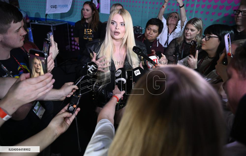 Pääseekö Suomen euroviisuedustaja lauantain finaaliin?