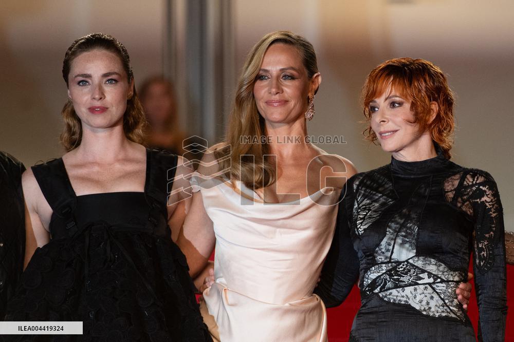 Cannes Dalloway Premiere AM