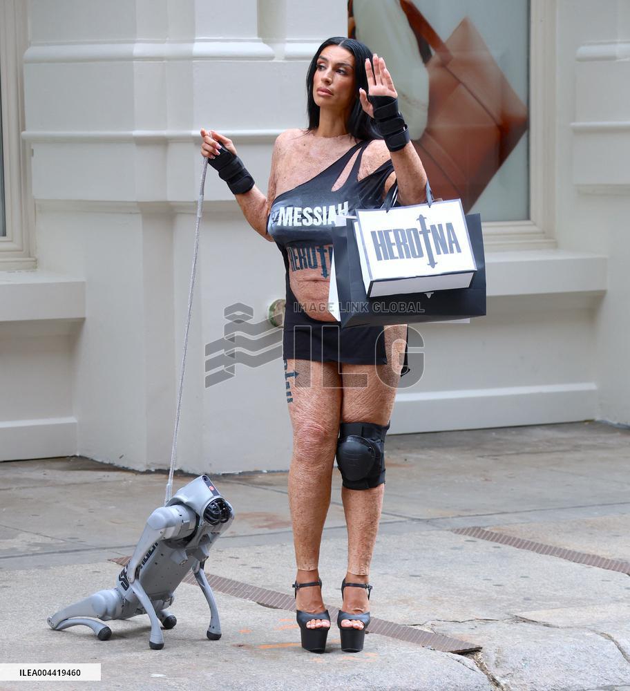 Sevdaliza During A Photoshoot - NYC