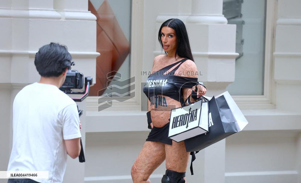Sevdaliza During A Photoshoot - NYC