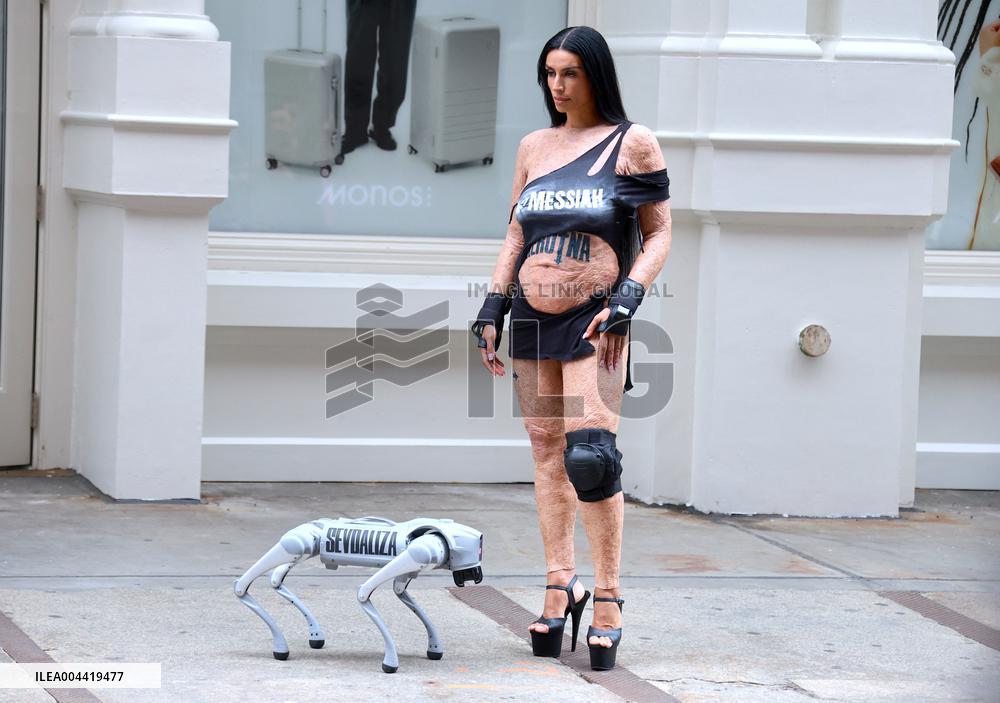 Sevdaliza During A Photoshoot - NYC