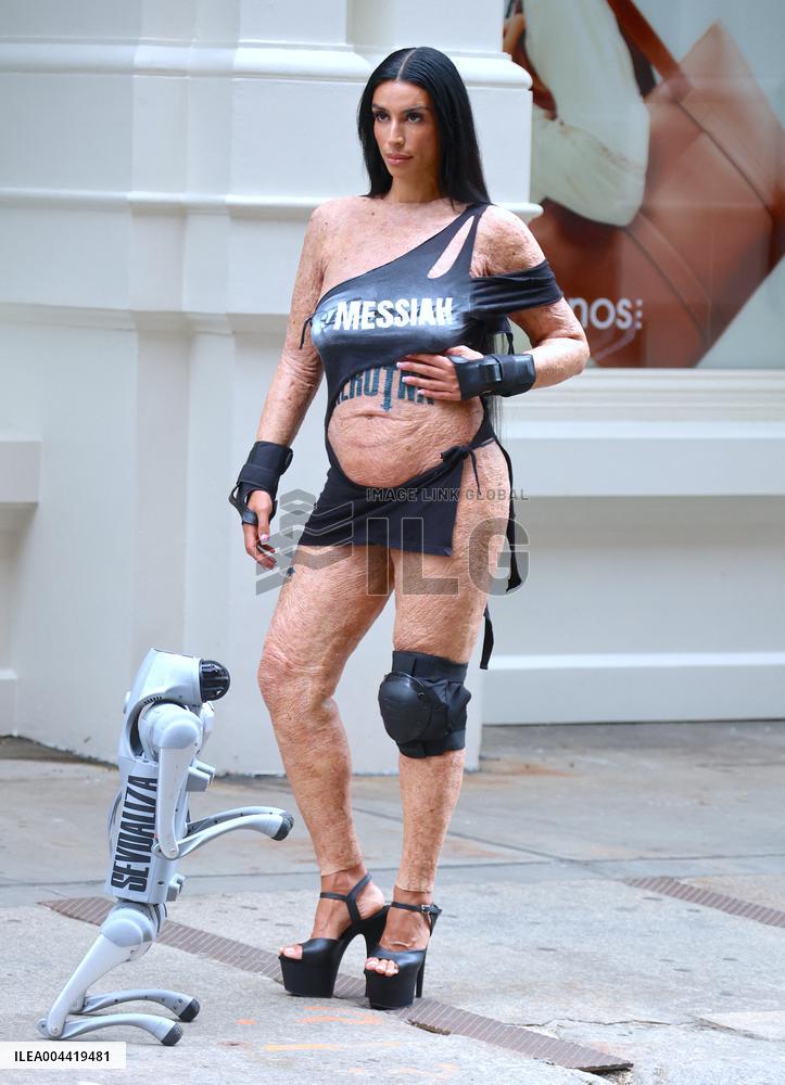 Sevdaliza During A Photoshoot - NYC