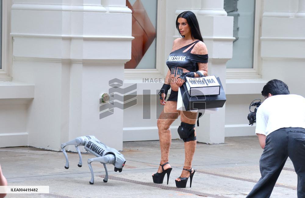 Sevdaliza During A Photoshoot - NYC