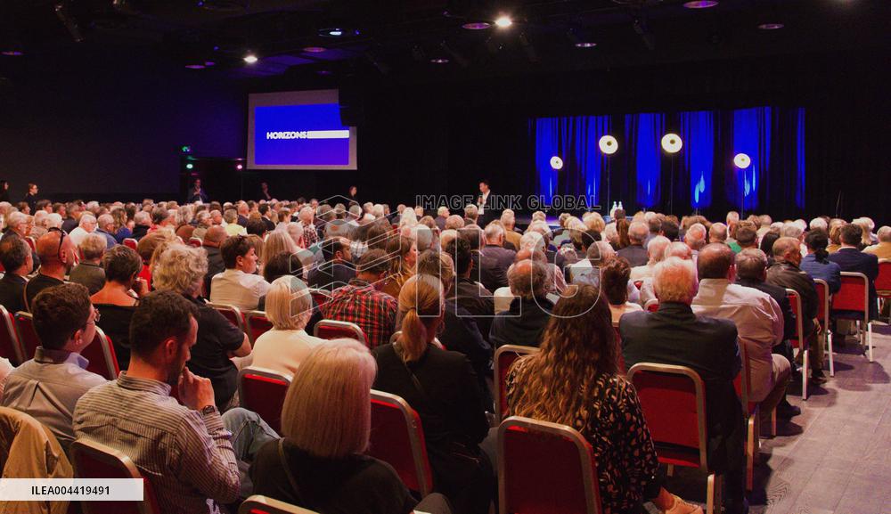 Edouard Philippe On A Trip To Loire-Atlantique - Pornic