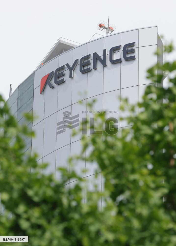 Keyence exterior, logo and signage