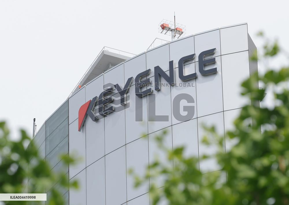 Keyence exterior, logo and signage
