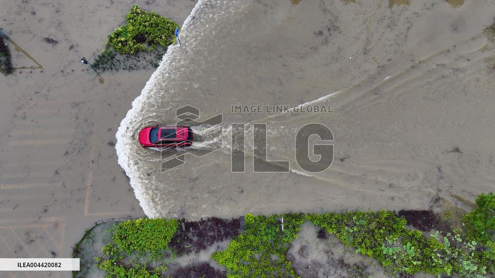 Rainstorm Red Alert in Liuzhou