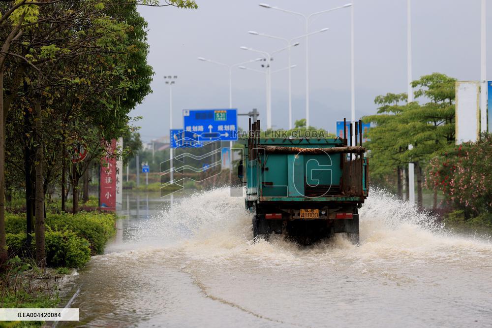 Rainstorm Red Alert in Liuzhou