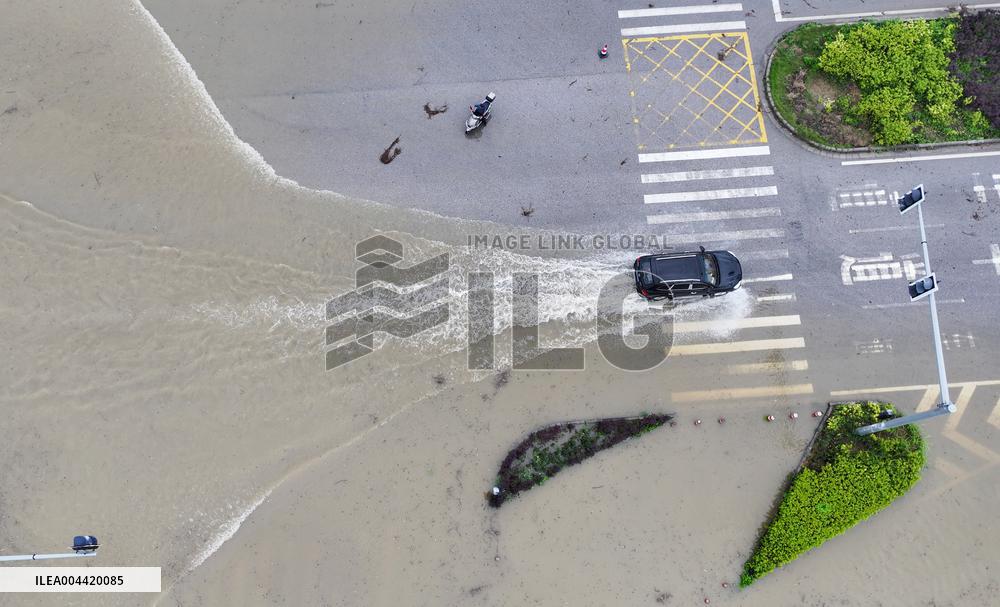 Rainstorm Red Alert in Liuzhou