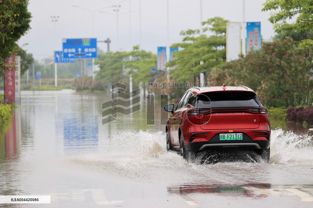 Rainstorm Red Alert in Liuzhou