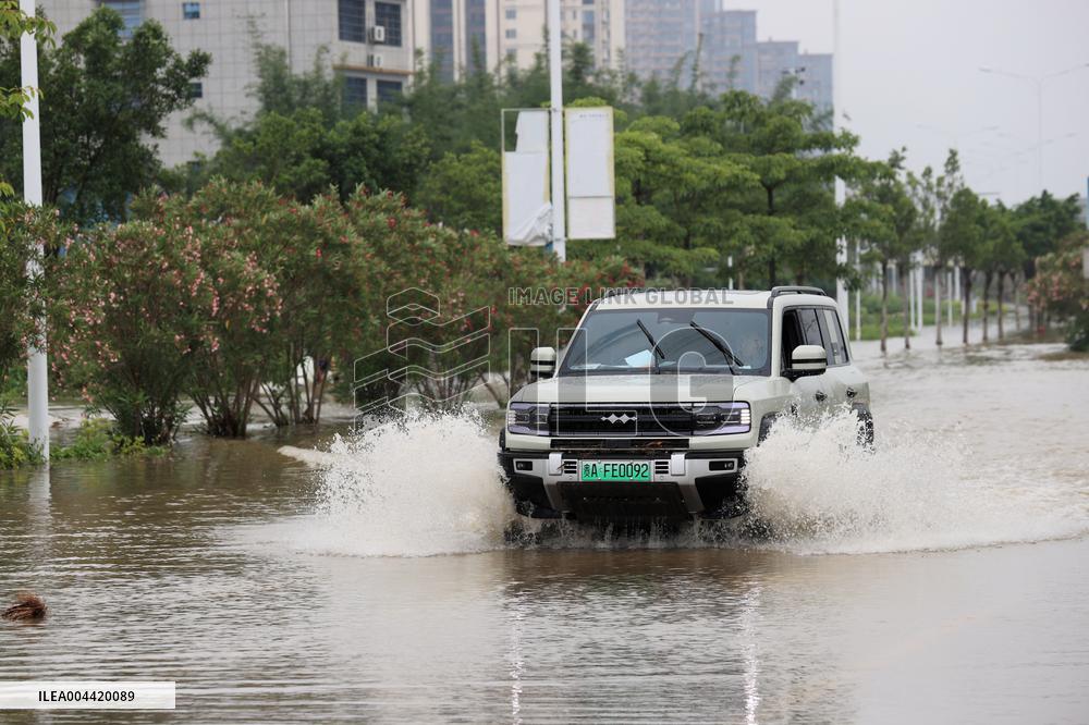 Rainstorm Red Alert in Liuzhou