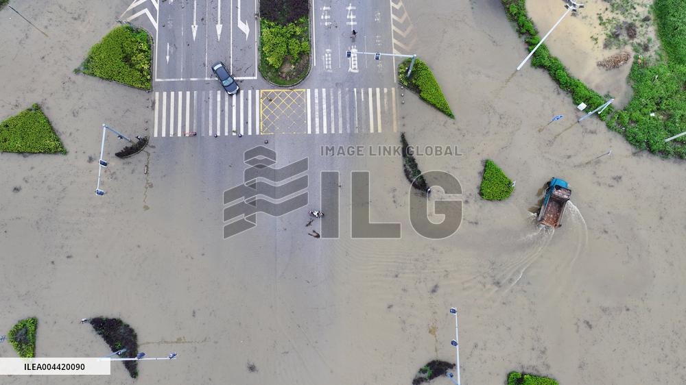 Rainstorm Red Alert in Liuzhou