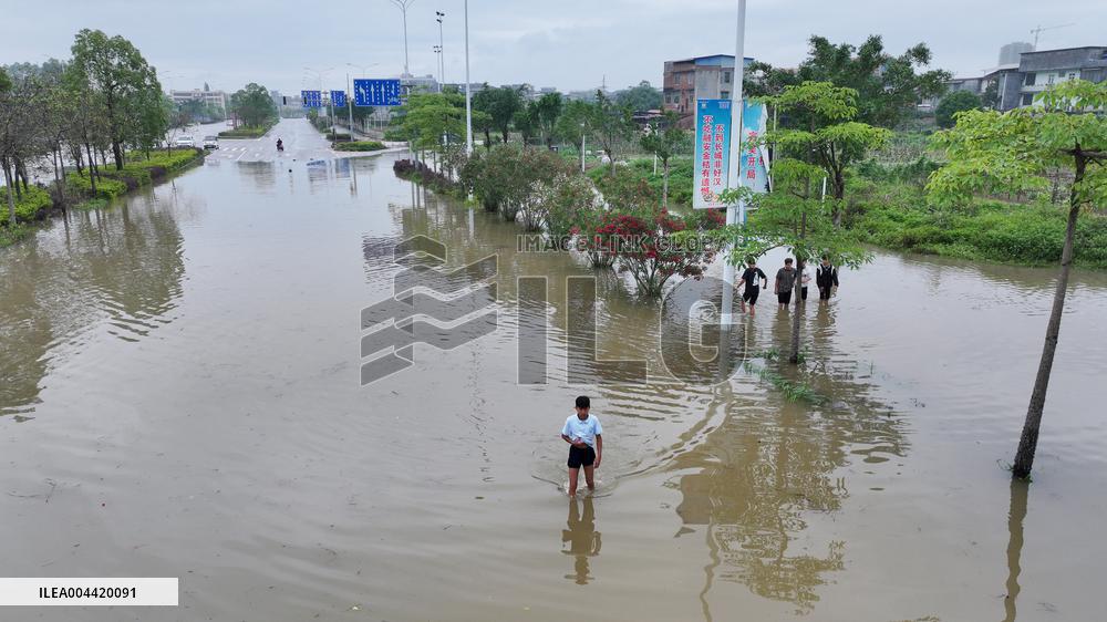 Rainstorm Red Alert in Liuzhou