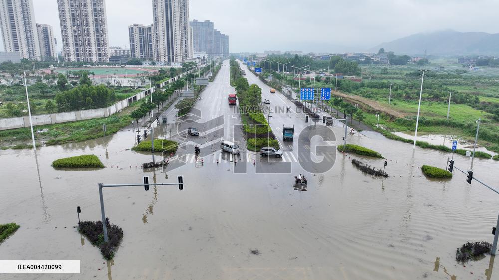 Rainstorm Red Alert in Liuzhou