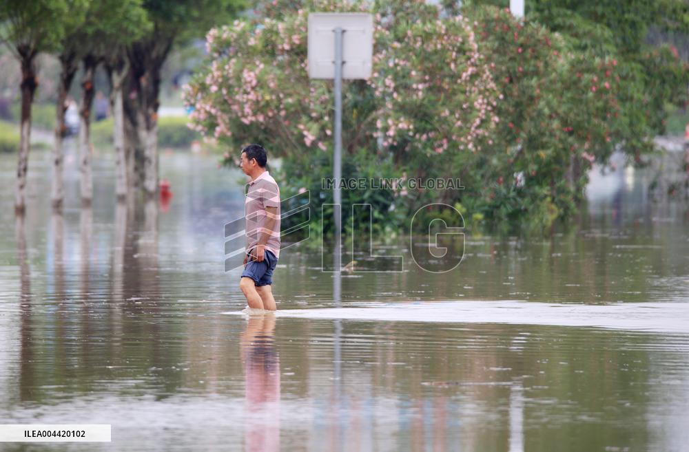 Rainstorm Red Alert in Liuzhou