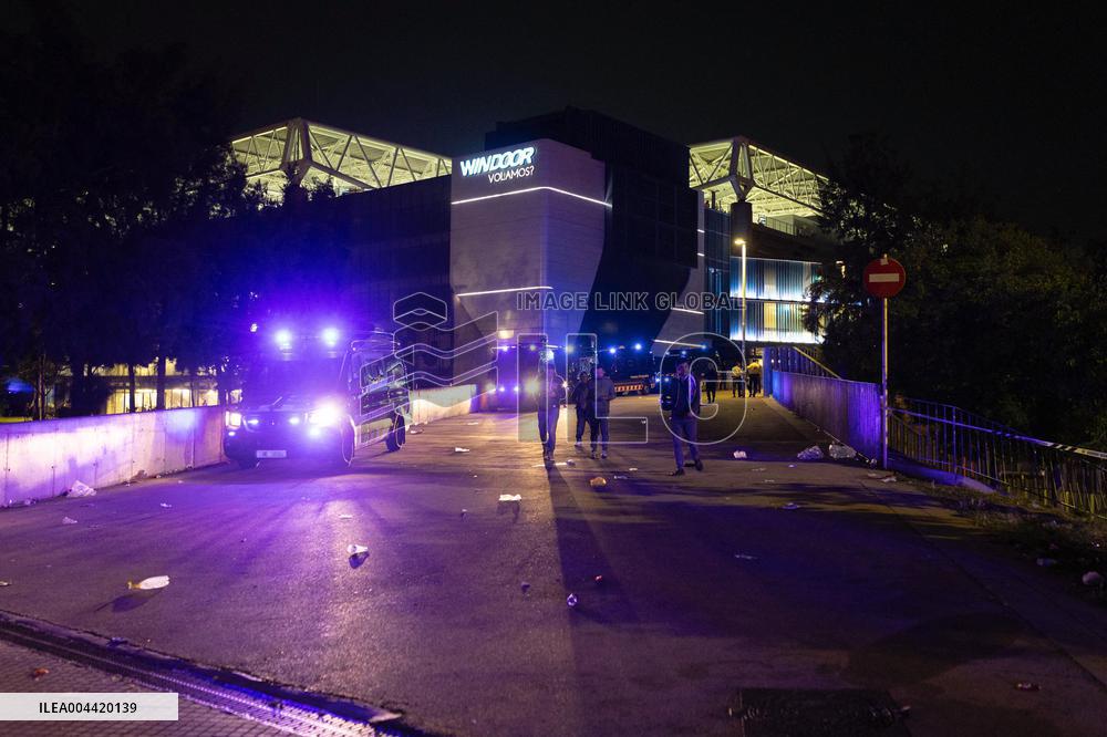 Car Strikes Crowd Before Barcelona Derby 13 Injured - Barcelona