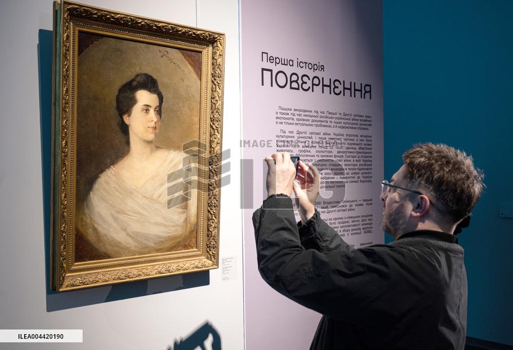 Painting stolen during WWII returns to National Art Museum in Kyiv