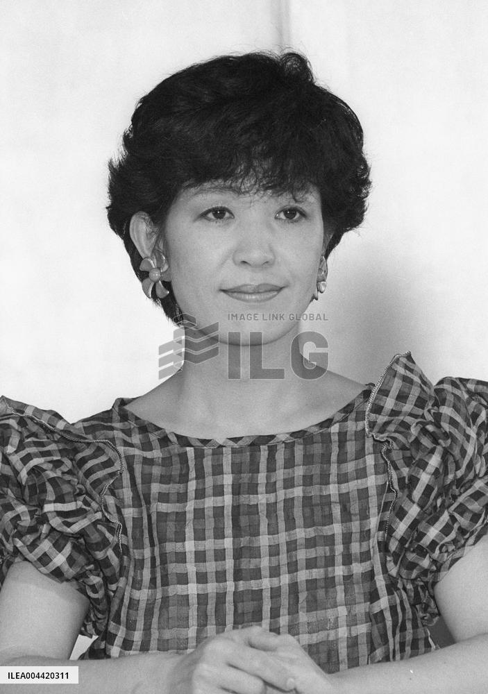 Actor and novelist Midori Utsumi
