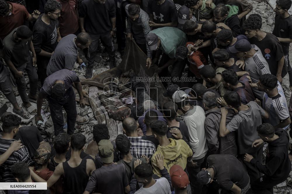 Israel Targets Al-Touba Mosque - Gaza