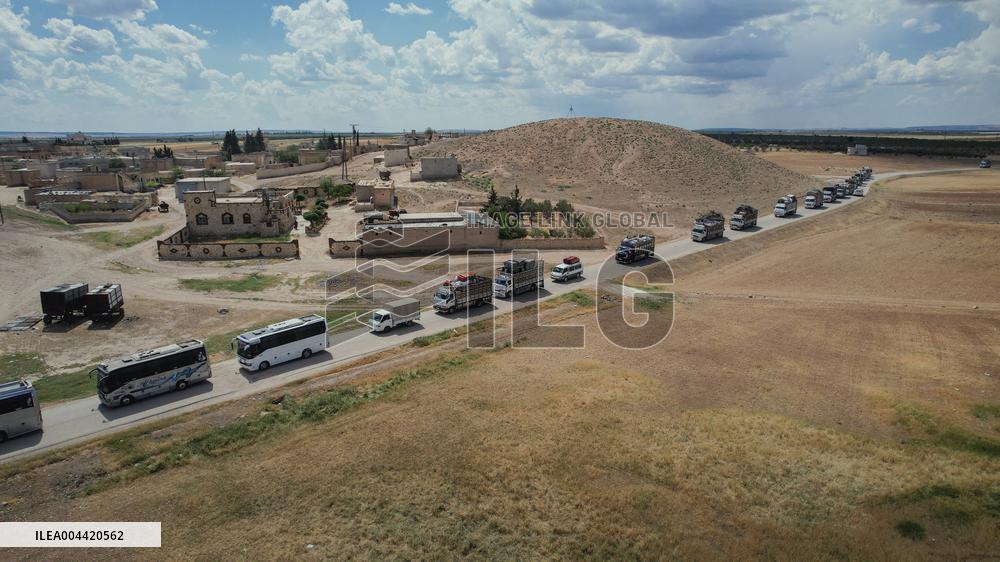 Displaced Syrian Families Leave Jarabulus to Return to Homs - Syria