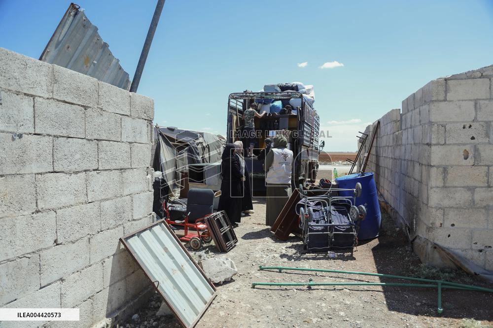 Displaced Syrian Families Leave Jarabulus to Return to Homs - Syria