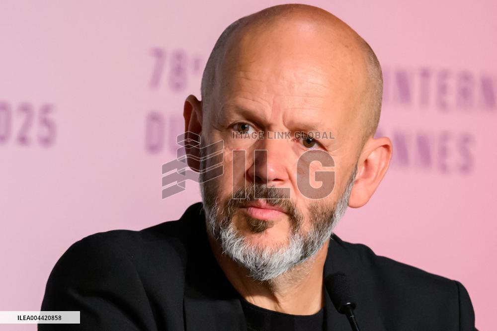 Cannes Dossier 137 Press Conference NG