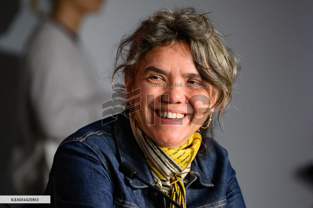 Cannes Dossier 137 Press Conference NG