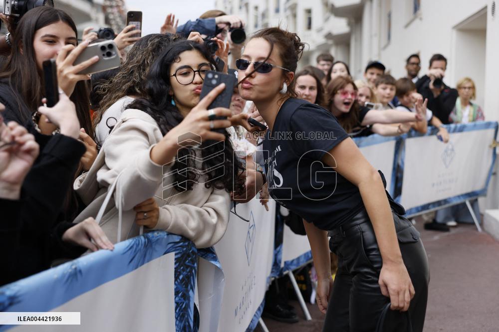 Cannes Adèle Exarchopoulos is going to Hotel Martinez MP