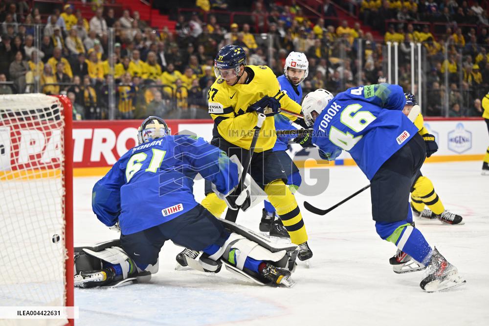 ICE HOCKEY WC SWEDEN-SLOVENIA