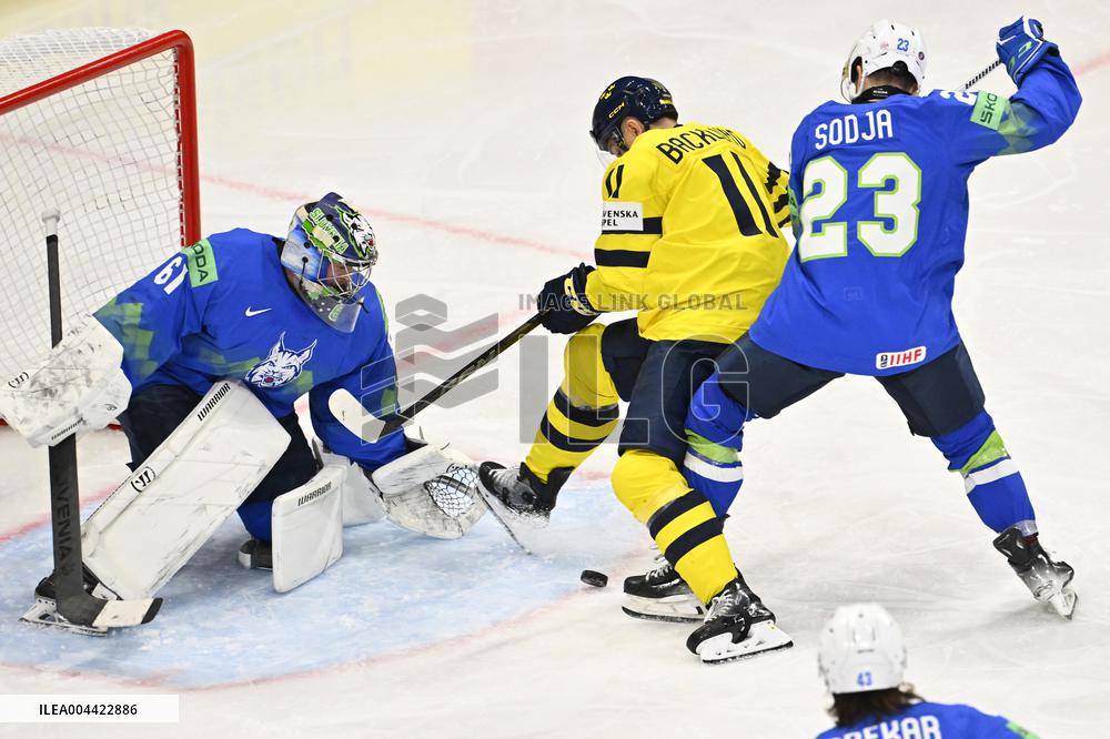 ICE HOCKEY WC SWEDEN-SLOVENIA