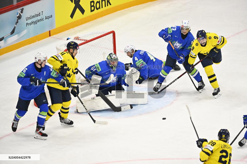 ICE HOCKEY WC SWEDEN-SLOVENIA