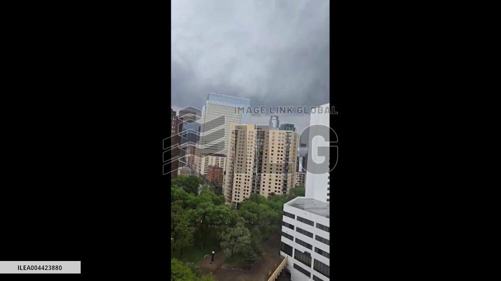 US: Sirens Blare in Downtown Minneapolis as Tornado-Threatening Storm Moves Through