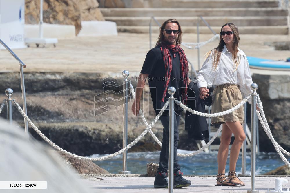 Bob Sinclar, His Girlfriend And Natacha Poly Arrives Eden Roc - Antibes