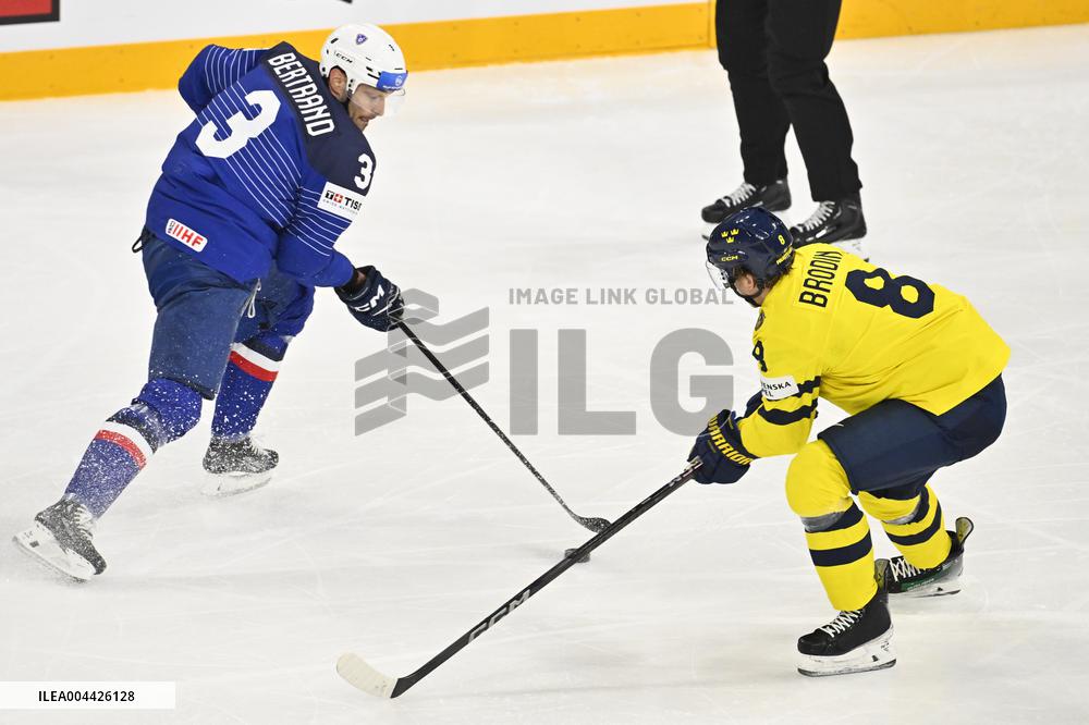 ICE HOCKEY WC FRANCE-SWEDEN