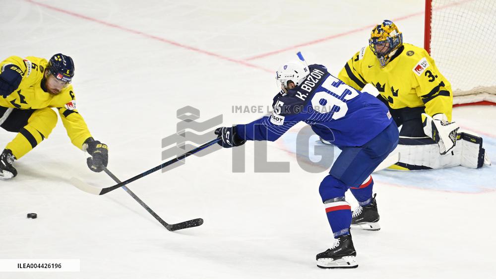 ICE HOCKEY WC FRANCE-SWEDEN