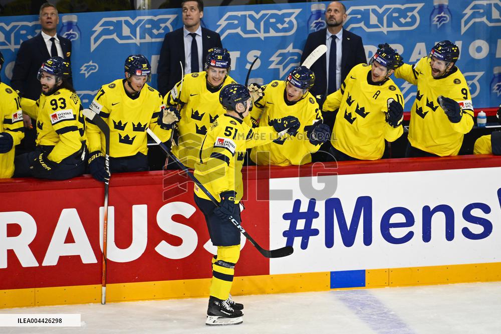 ICE HOCKEY WC FRANCE-SWEDEN