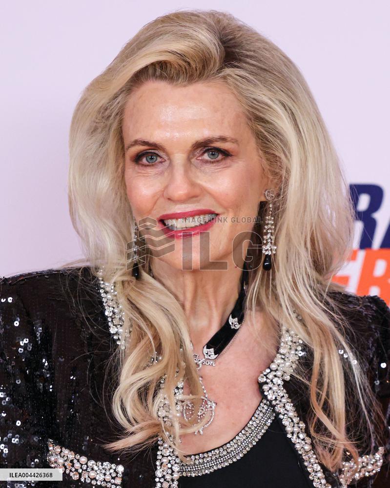 32nd Annual Race To Erase MS Gala - LA