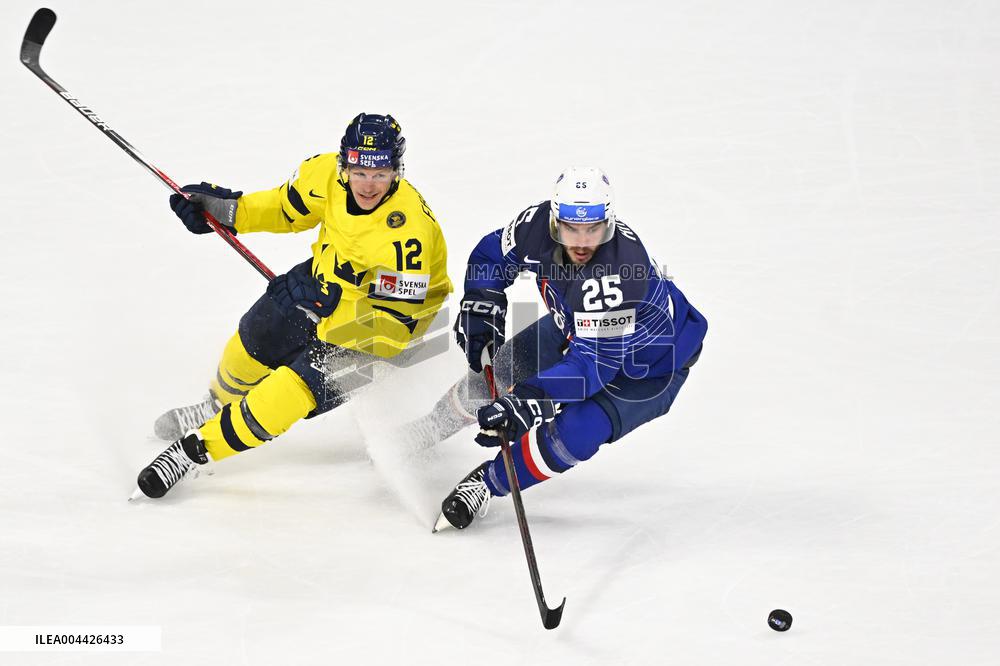 ICE HOCKEY WC FRANCE-SWEDEN