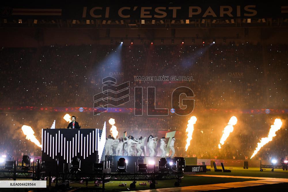 PSG celebrates 2024-2025 Ligue 1 trophy - FA