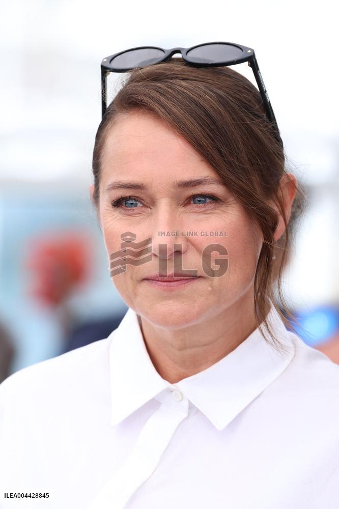 Cannes L'inconnu De La Grande Arche Photocall JD