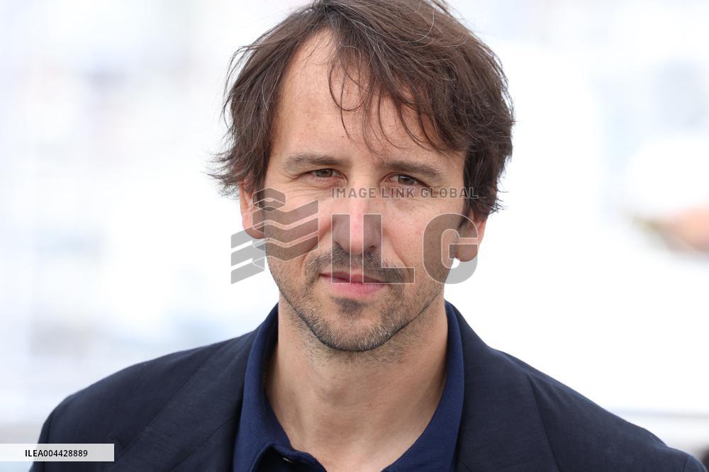 Cannes L'inconnu De La Grande Arche Photocall JD