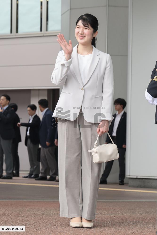 Princess Aiko visits quake-hit prefecture