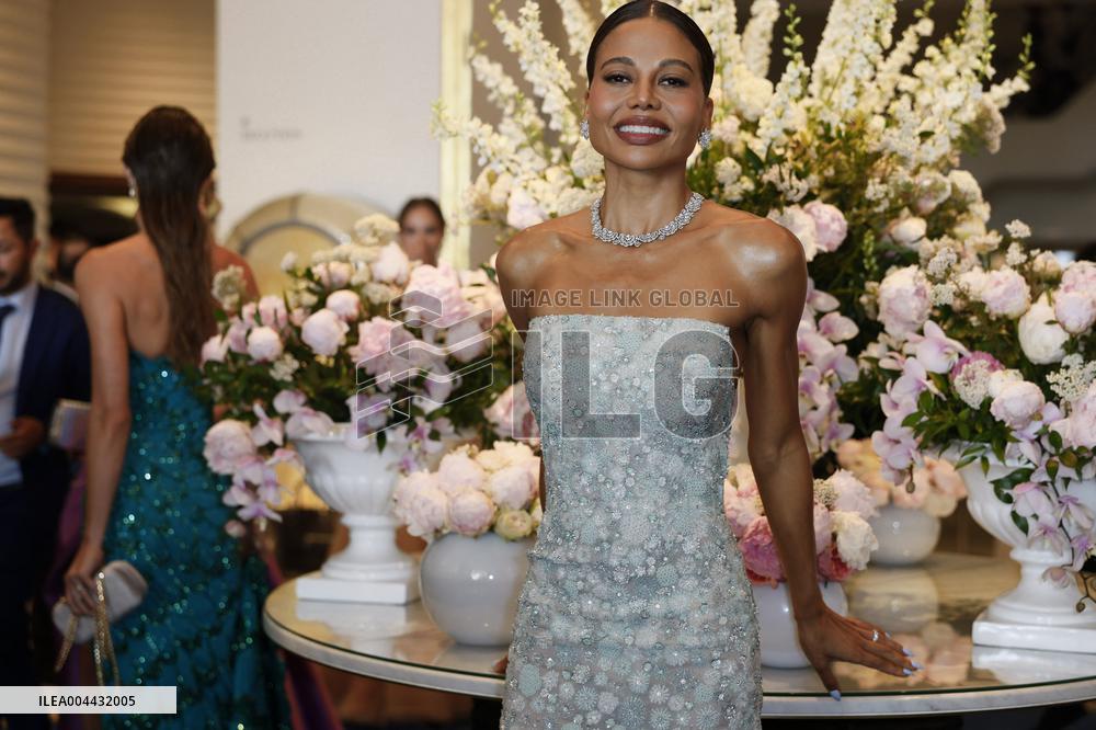 Cannes Emma Weymouth leaves Hotel Martinez MP