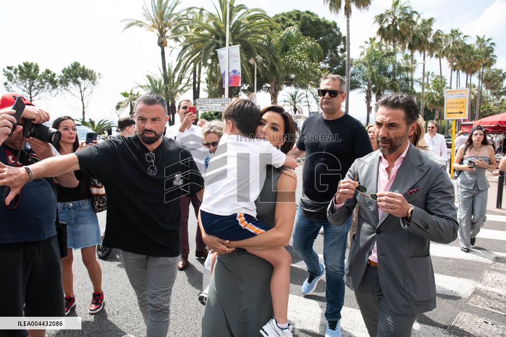 Cannes - Eva Longoria And Family On The Croisette